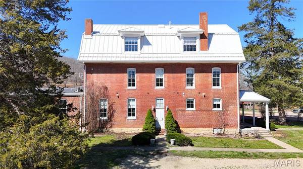300 S College ST, Arcadia, MO 63621