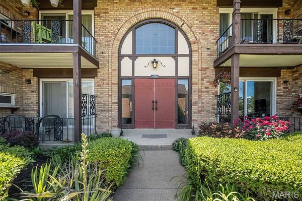 11816 Cresta Verde DR #D, St Louis, MO 63146