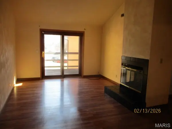 130 Sandridge DR, Collinsville, IL 62234