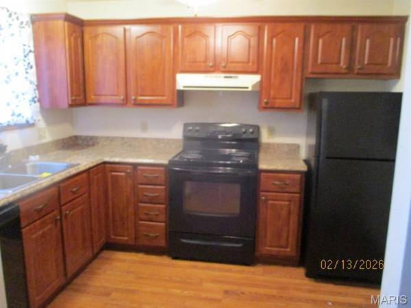 130 Sandridge DR, Collinsville, IL 62234