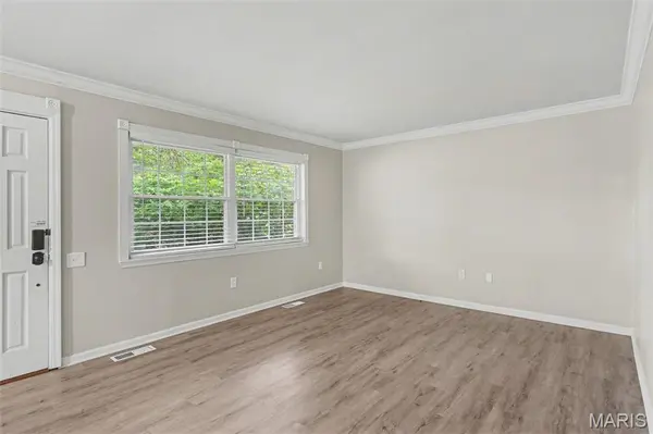 2675 Narraganset DR, Florissant, MO 63033