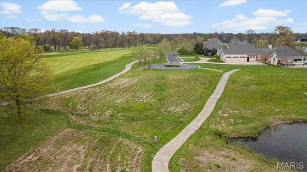 1044 Cypress Pointe DR, Caseyville, IL 62232