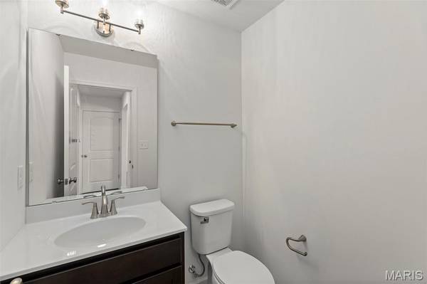 527 Apple Orchard LN, O'fallon, MO 63385