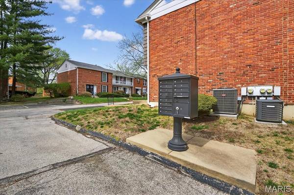 13419 Forestlac DR, Chesterfield, MO 63141
