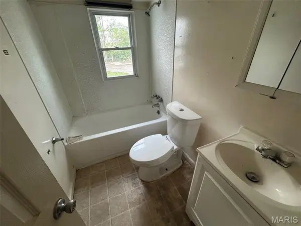 7303 Harney AVE, Jennings, MO 63136