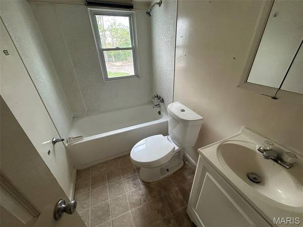 7303 Harney AVE, Jennings, MO 63136