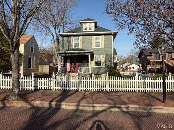 803 S Main ST, St Charles, MO 63301