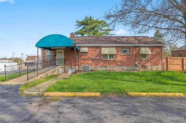 717 Union RD, St Louis, MO 63123