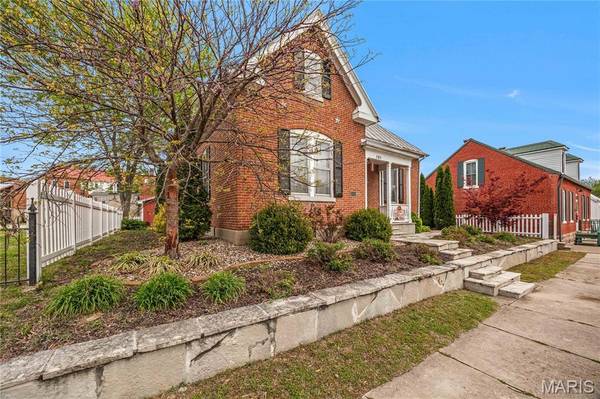 121 E 5th ST, Hermann, MO 65041