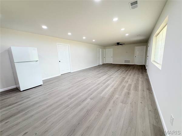 211 Maple St, Pilot Knob, MO 63663