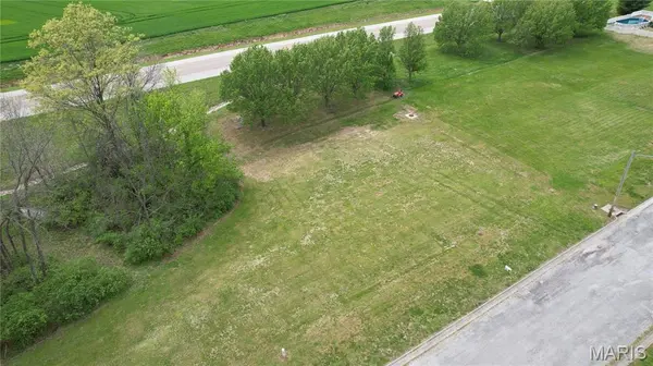 1000 Reinhardt DR, New Athens, IL 62264