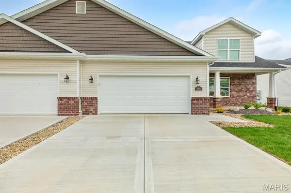 205 Wrigley Field DR, Bethalto, IL 62010