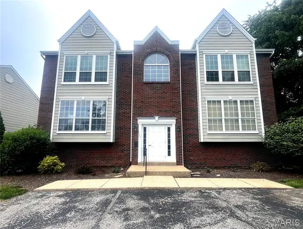1111 Pocono TRL #A, Ballwin, MO 63021