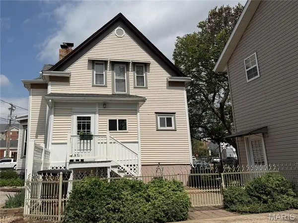 114 E Main ST, Greenville, IL 62246