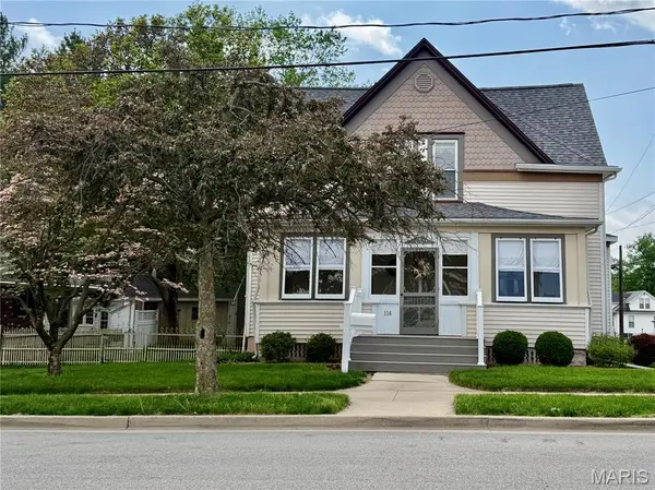 114 E Main ST, Greenville, IL 62246