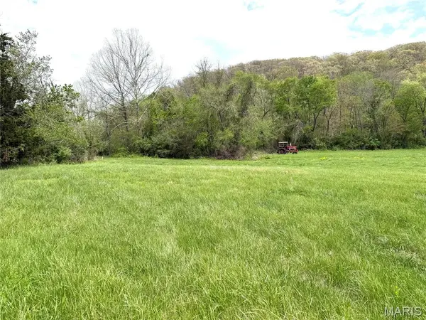 2500 Ossenfort RD, Wildwood, MO 63038