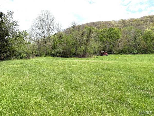 2500 Ossenfort RD, Wildwood, MO 63038