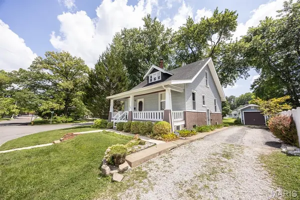 102 S 35th ST S, Belleville, IL 62226