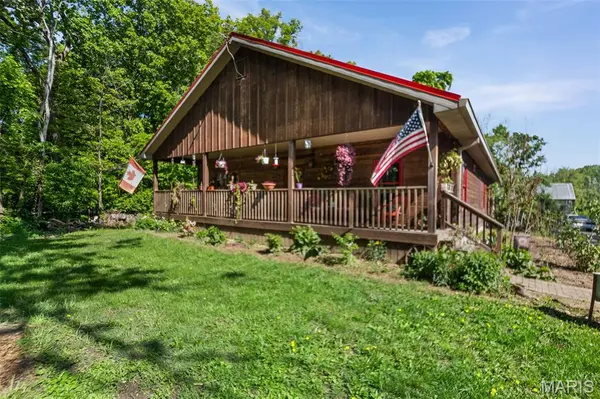 13 Algonquin DR, Millstadt, IL 62260