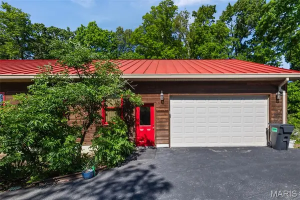 13 Algonquin DR, Millstadt, IL 62260