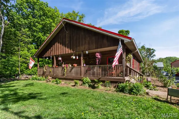 13 Algonquin DR, Millstadt, IL 62260