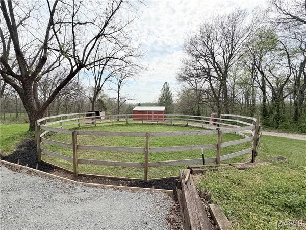 8117 Berry RD, Bonne Terre, MO 63628