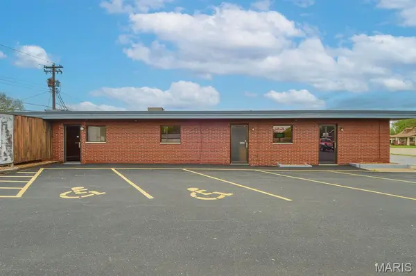 1801 N Belt W, Belleville, IL 62226