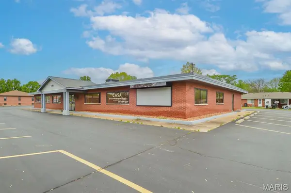 1801 N Belt W, Belleville, IL 62226