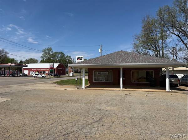 1011 Sainte Genevieve AVE, Farmington, MO 63640
