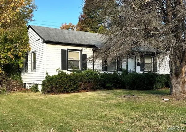 10429 Renfrew DR, St Louis, MO 63137