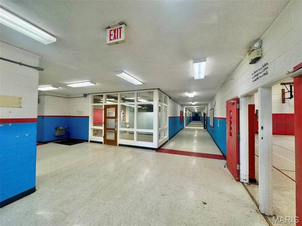 111 W College ST, Shelbina, MO 63468
