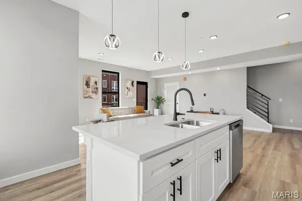 2300 LaSalle #211, St Louis, MO 63104