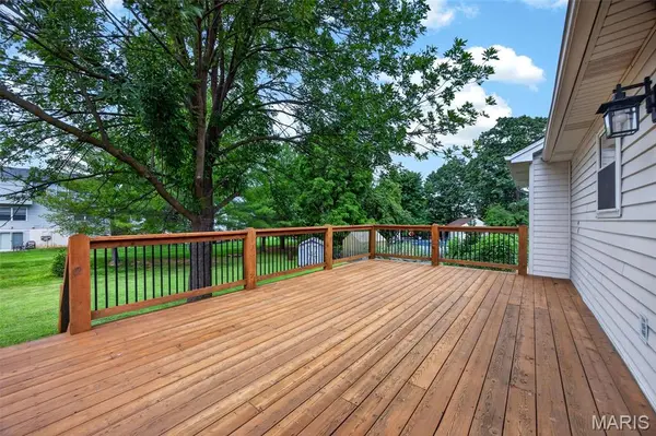 1319 Cambrook CT, St Charles, MO 63304