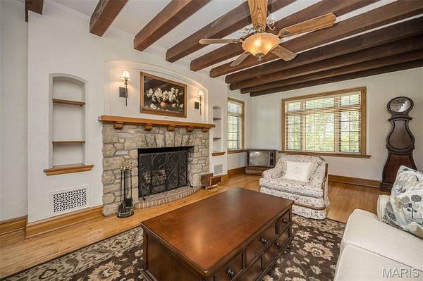 735 River Hills DR, Fenton, MO 63026