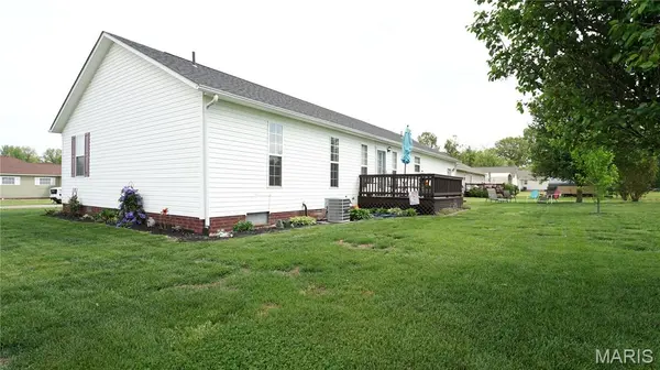 12109 Hidden Meadow Ln, Dexter, MO 63841