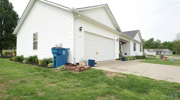 12109 Hidden Meadow Ln, Dexter, MO 63841