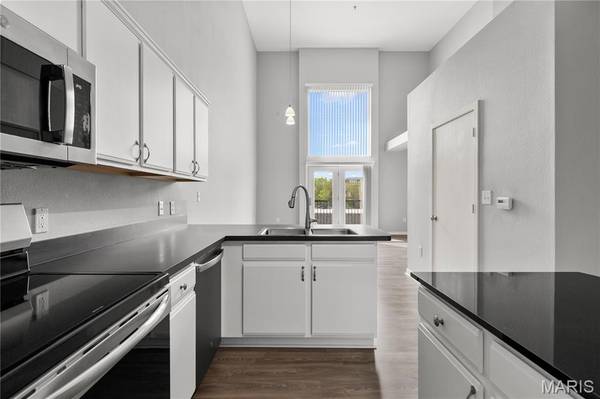 200 S Kirkwood RD #320, St Louis, MO 63122