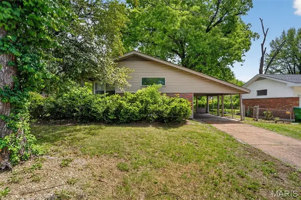 9946 Lanier DR, St Louis, MO 63136