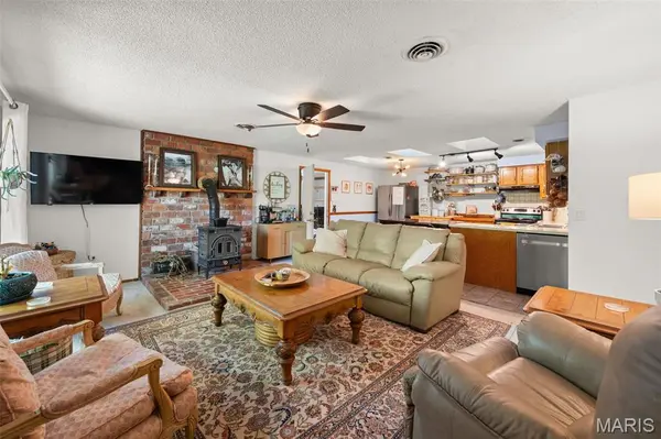 8075 Glenn DR, Barnhart, MO 63012