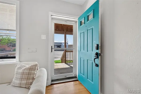 4827 Miami ST, St Louis, MO 63116