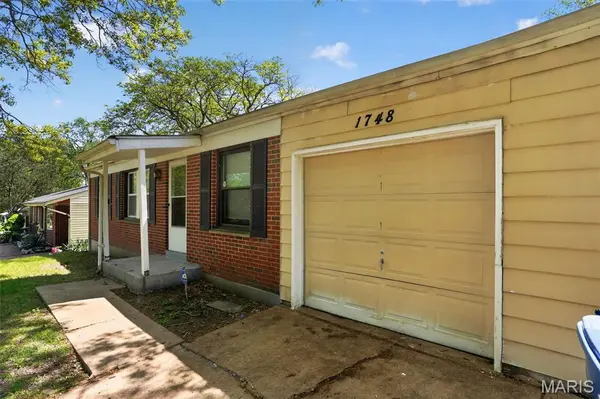 1748 Atmore DR, St Louis, MO 63136