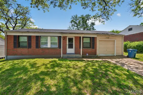 1748 Atmore DR, St Louis, MO 63136