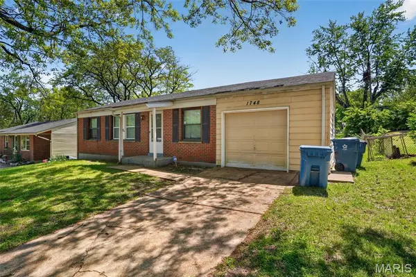 1748 Atmore DR, St Louis, MO 63136