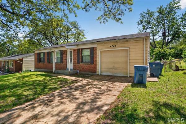 1748 Atmore DR, St Louis, MO 63136