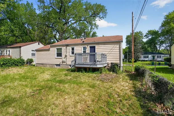1124 Grenshaw DR, St Louis, MO 63137