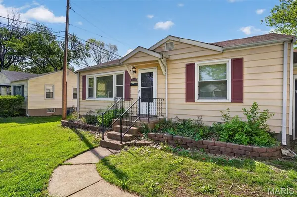 1124 Grenshaw DR, St Louis, MO 63137