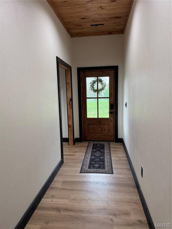 12205 Weber RD, Plato, MO 65552