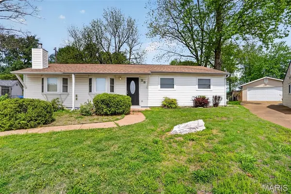 25 Jane CT, Maryland Heights, MO 63043