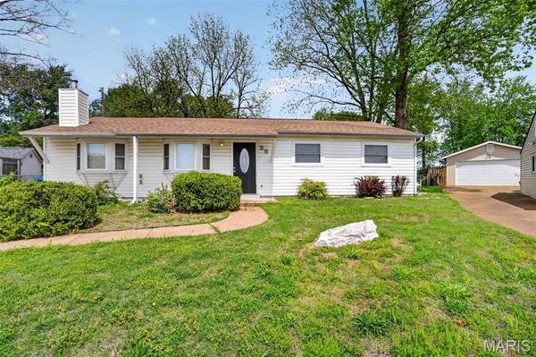25 Jane CT, Maryland Heights, MO 63043