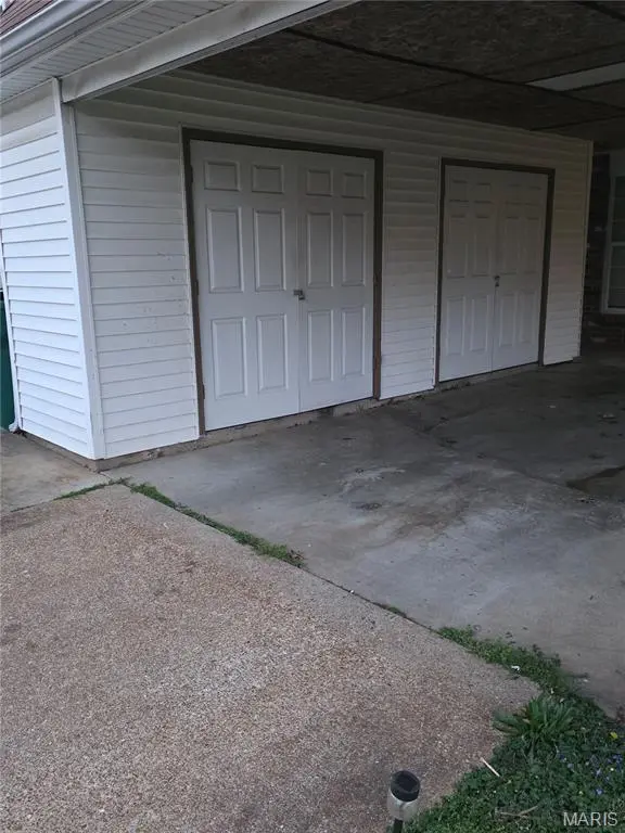 2533 Belmont DR, High Ridge, MO 63049